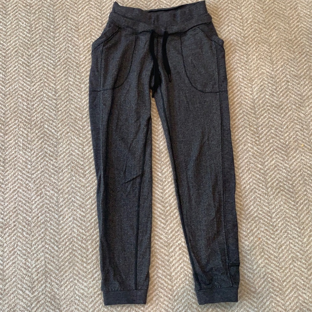Lululemon Joggers Size 4